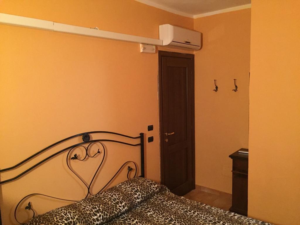 Отель Il Casello Паола Номер фото